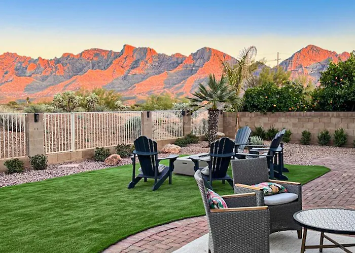 Pink Mountain Retreat Holiday home